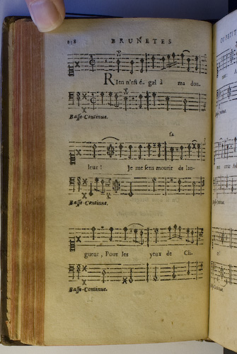 page 138 : Couplet : rien n'est gal  ma douleur.