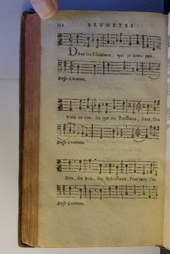 page 254 : Couplet : Dans les chansons que je.