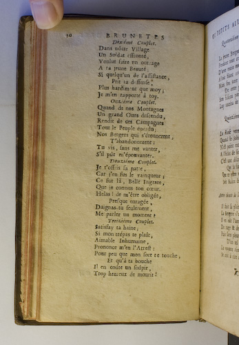 page 30 : Couplet : Je t'offris sa patte. / Quand de nos montagnes. / Satisfais ta haine.