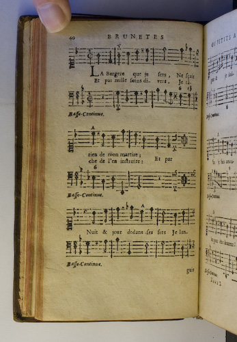 page 40 : Couplet : La Bergere que je sers.