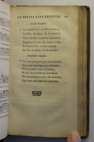 page 119 : Couplet : Le trouble finit, la paix ramene. / Ne vous plaignez plus des allarmes.