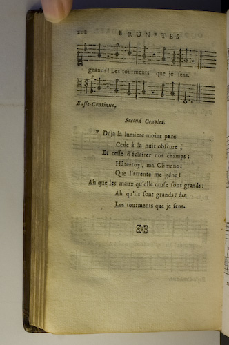 page 228 : Couplet : Dja la lumiere moins pure.