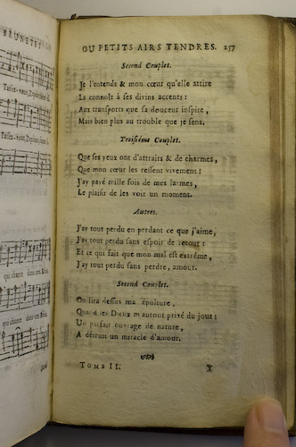 page 257 : Couplet : J'ay tout perdu en perdant ce que j'aime. / Je l'entens, & mon coeur qu'elle attire. / On lira dessus ma sepulture. / Que ses yeux ont d'attraits & de char-.