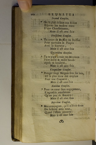 page 262 : Couplet : Mes Compagnes qu'il m'toit doux. / On se plat  faire aux Echos. / Pour un coeur sans engagement. / Ranger vingt Bergers sous ses loix. / Tu cours de Buisson en Buisson.